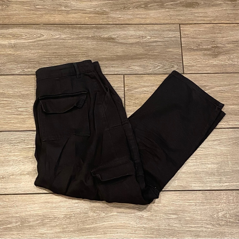 LAST CALL Booboo 10 Black Cargo Capri Pants